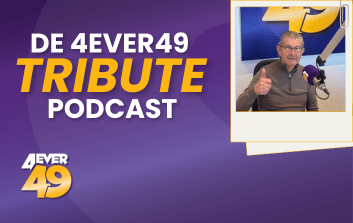 Jan Schilder in een foto lijstje en op een paarse achtergrond